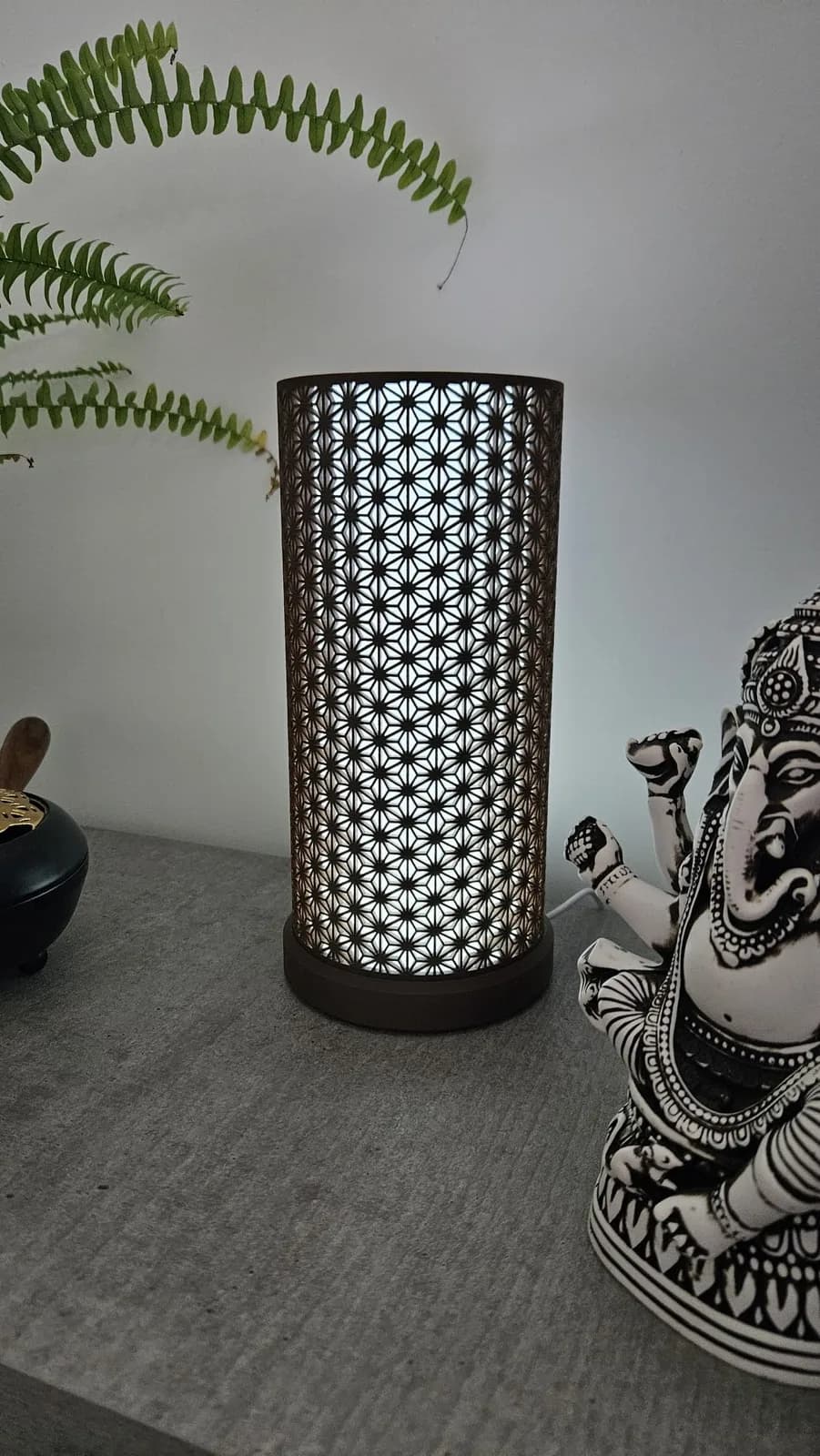 Lampe à motif géométrique — création imprimée en 3D par Info & 3D Services