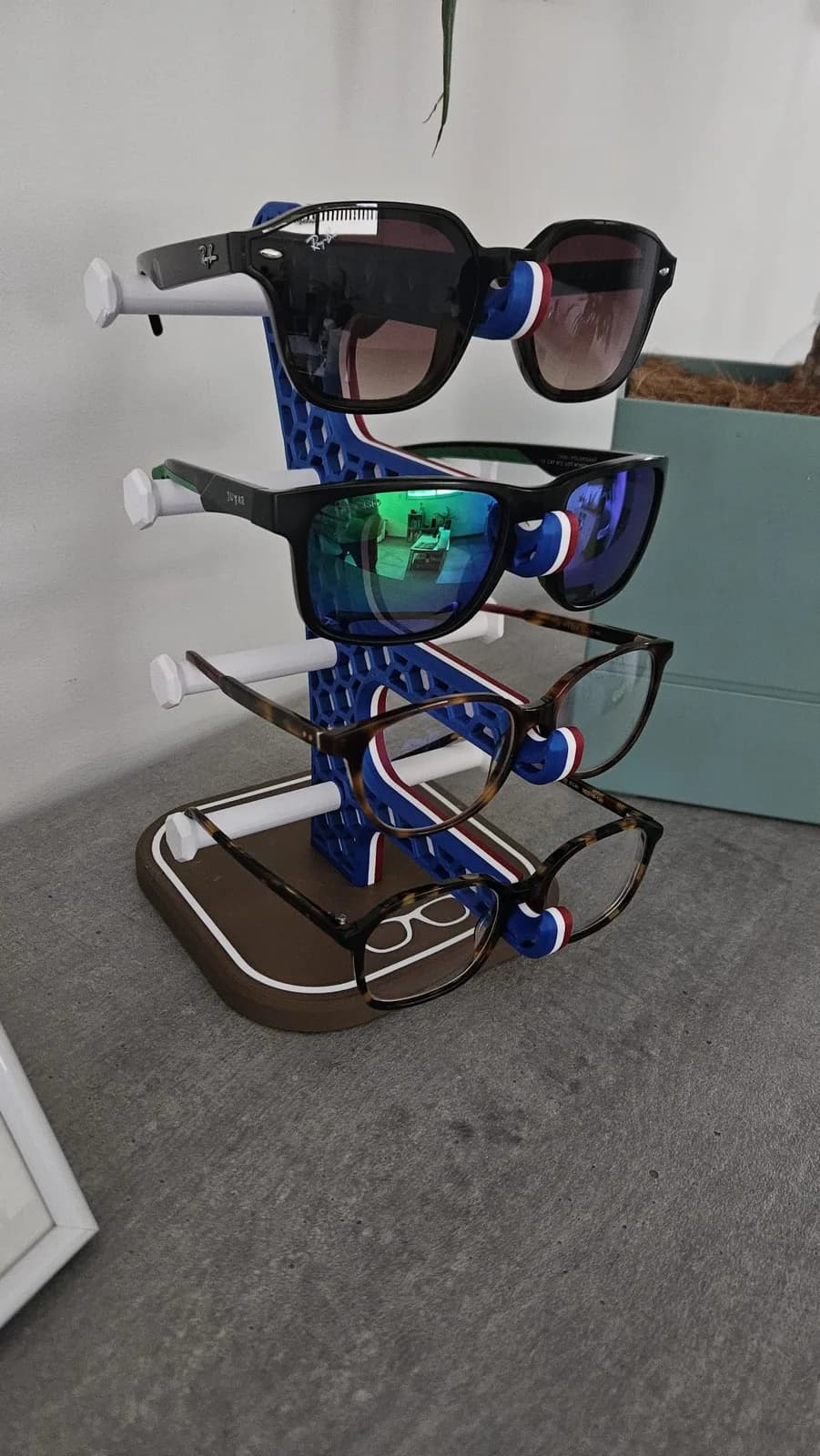 Présentoir à lunettes — création imprimée en 3D par Info & 3D Services