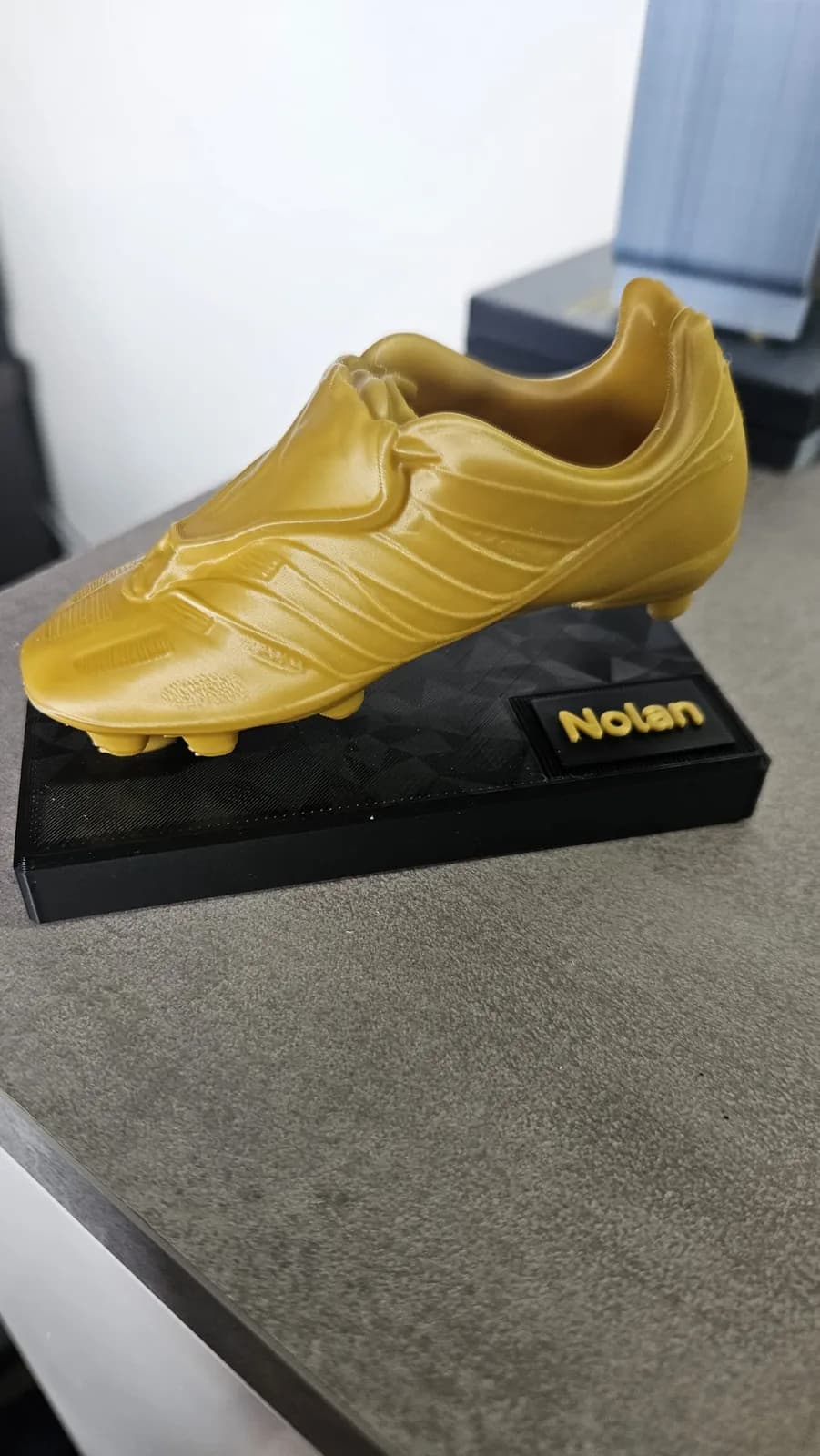 Trophée personnalisé football — création imprimée en 3D par Info & 3D Services